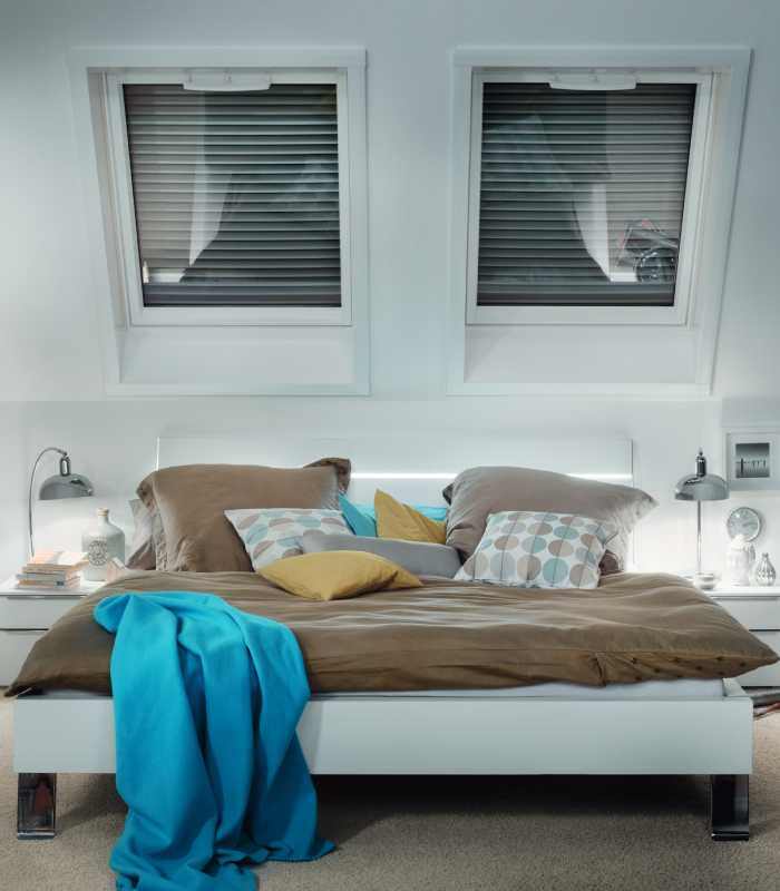 Roto Dachfenster mit Außenrollladen