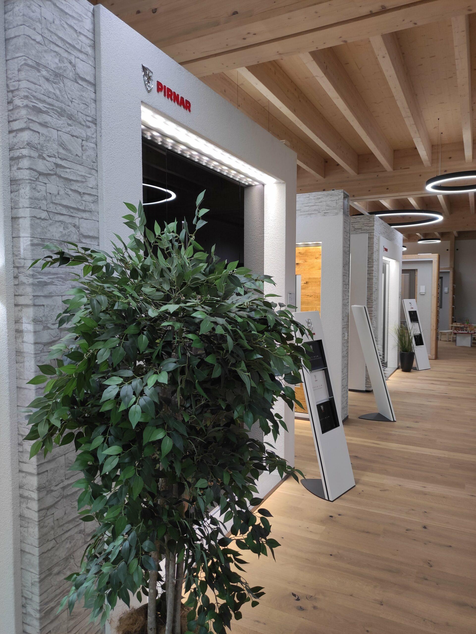 Blick durch die PLANIGRAPH Ausstellung in Biwer