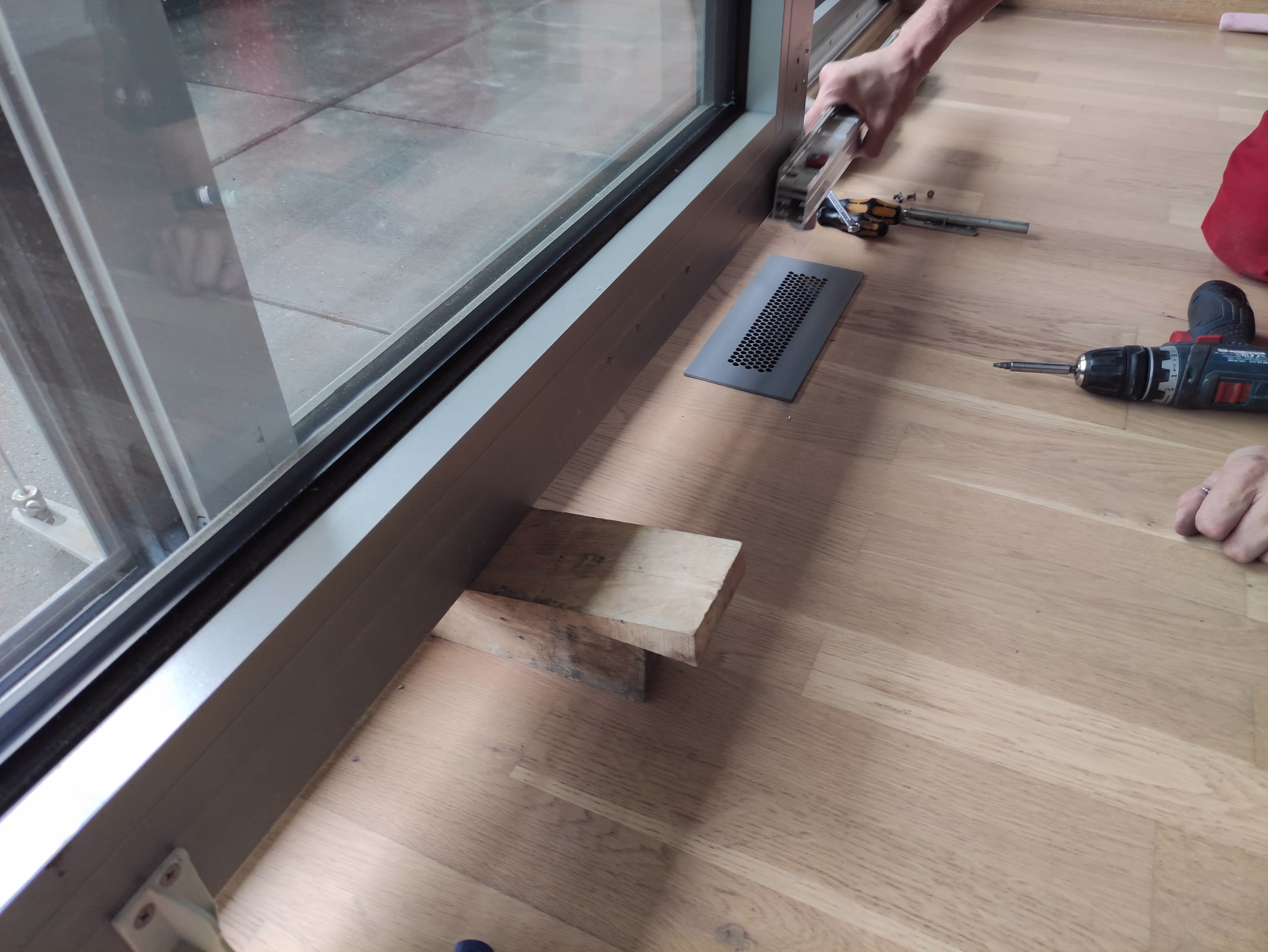 PLANIGRAPH Service – Parallelschiebetür-Reparatur